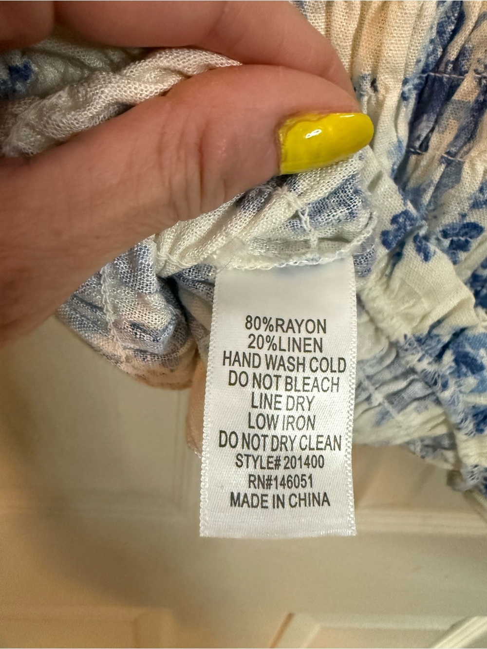 Monteau Ruched White Crop Top with Blue Floral Print Puff Sleeve Size Medium NEW - Picture 8 of 8